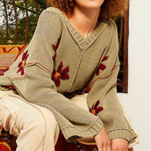 #105 POL VNECK SWEATER - Picture 1 of 8